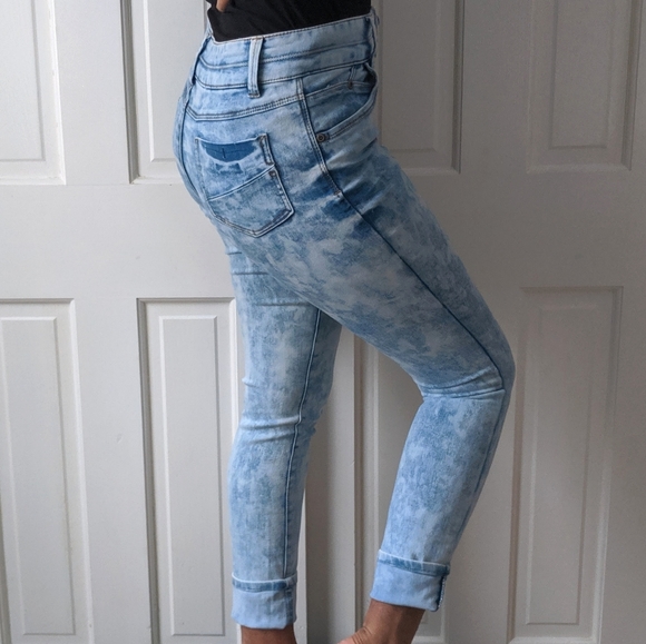 Kohl's Mudd Acid Wash Jeans - Picture 2 of 4